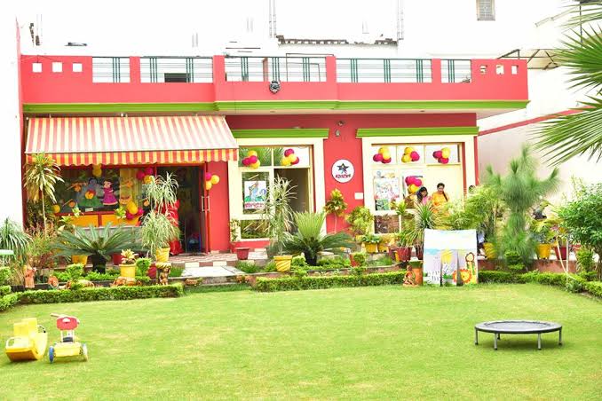 orangedaleschool outdoor play area